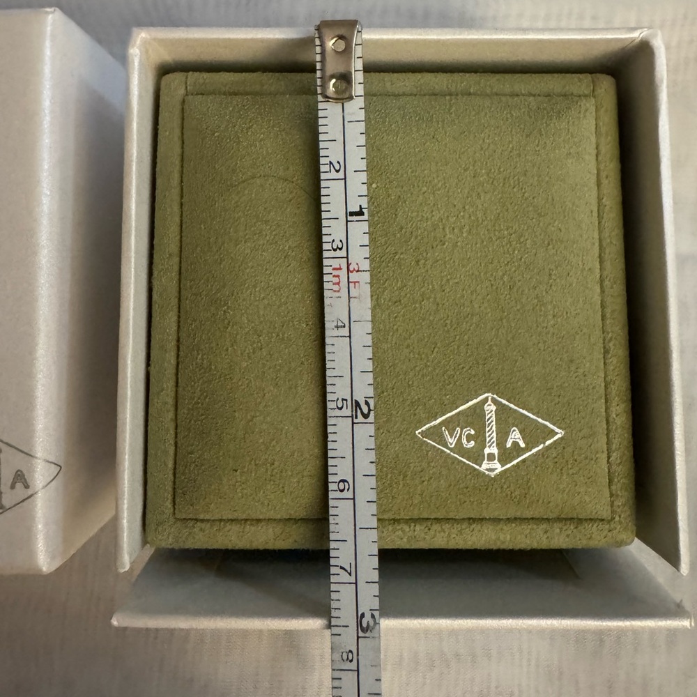 Van Cleef & Arpels 💯% Authentic luxury Green Velvety Jewelry or storage Box Set - Picture 5 of 8